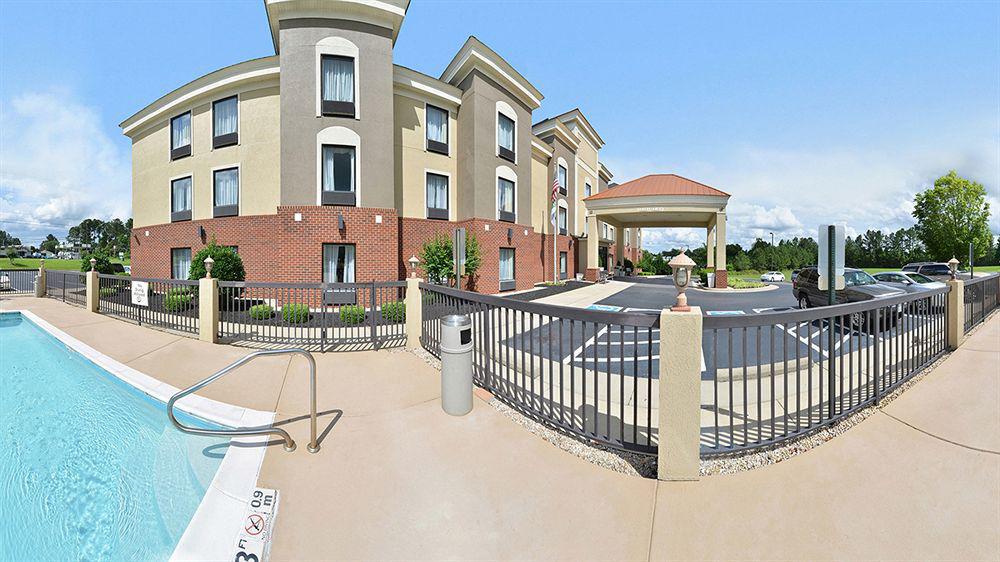 Holiday Inn Express Hotel & Suites Petersburg/Dinwiddie By Ihg Zewnętrze zdjęcie