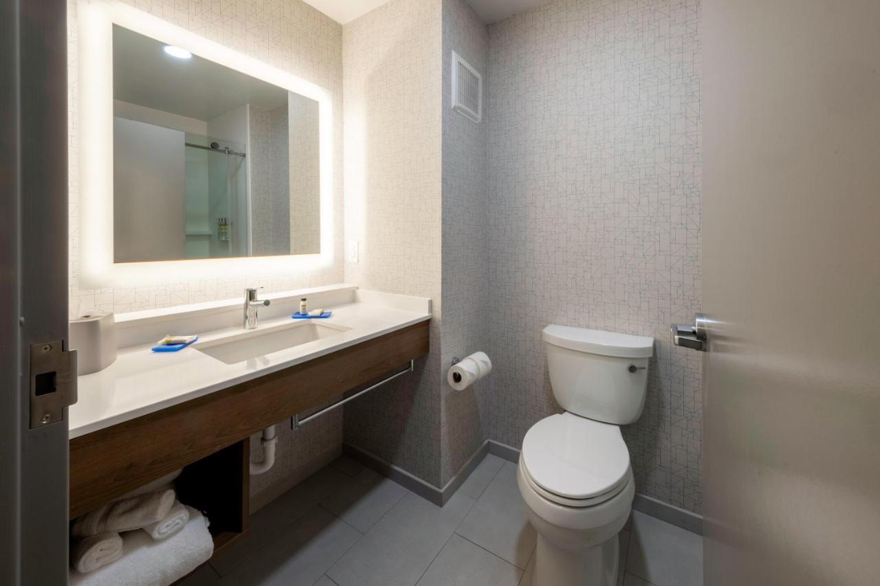 Holiday Inn Express Hotel & Suites Petersburg/Dinwiddie By Ihg Zewnętrze zdjęcie